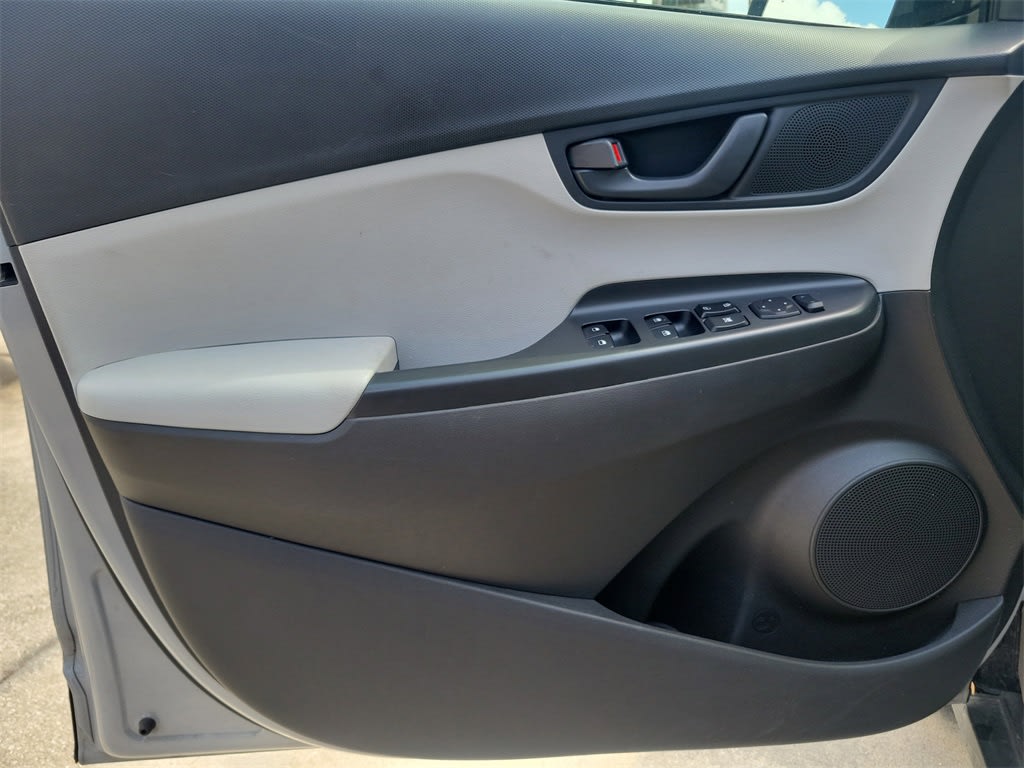 2023 Hyundai Kona SEL 21