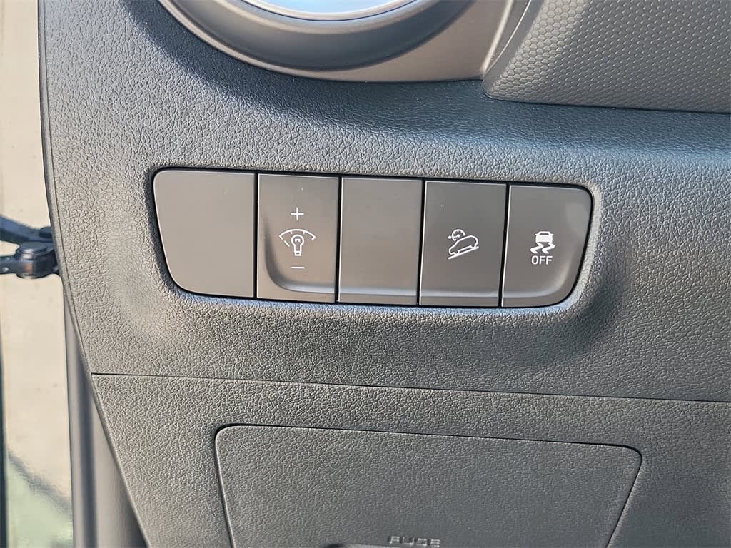2023 Hyundai Kona SEL 23