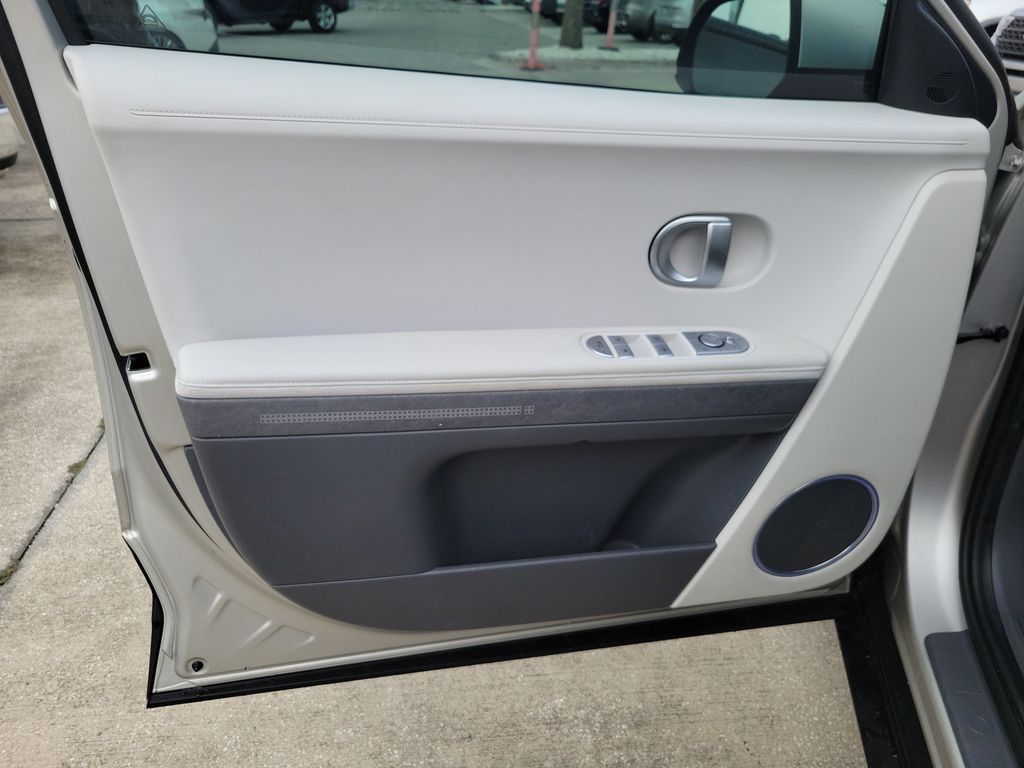 Thumbnail: 2023 Hyundai Ioniq 5 - 22