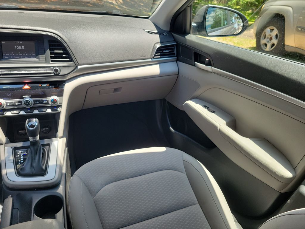 Thumbnail: 2020 Hyundai Elantra - 21