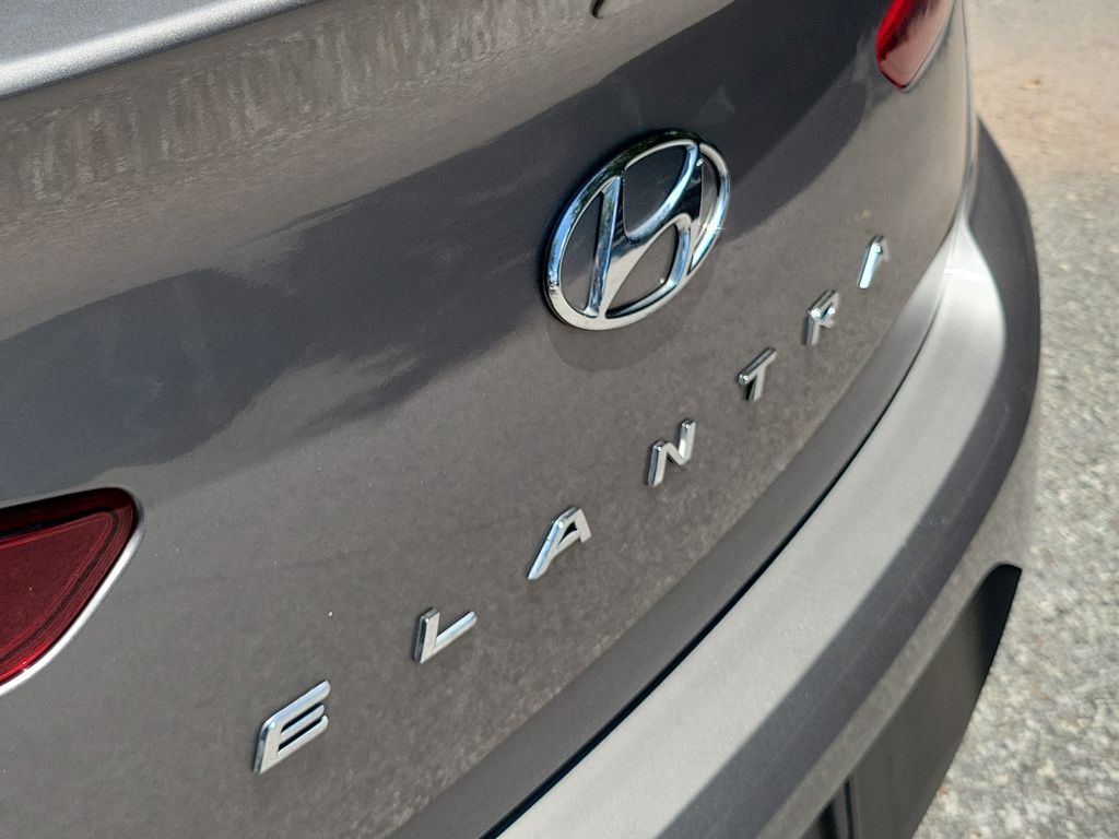 Thumbnail: 2020 Hyundai Elantra - 19