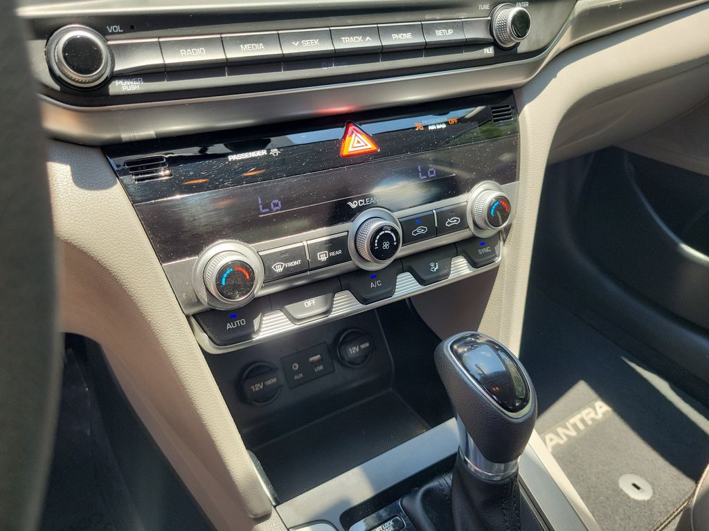Thumbnail: 2020 Hyundai Elantra - 14