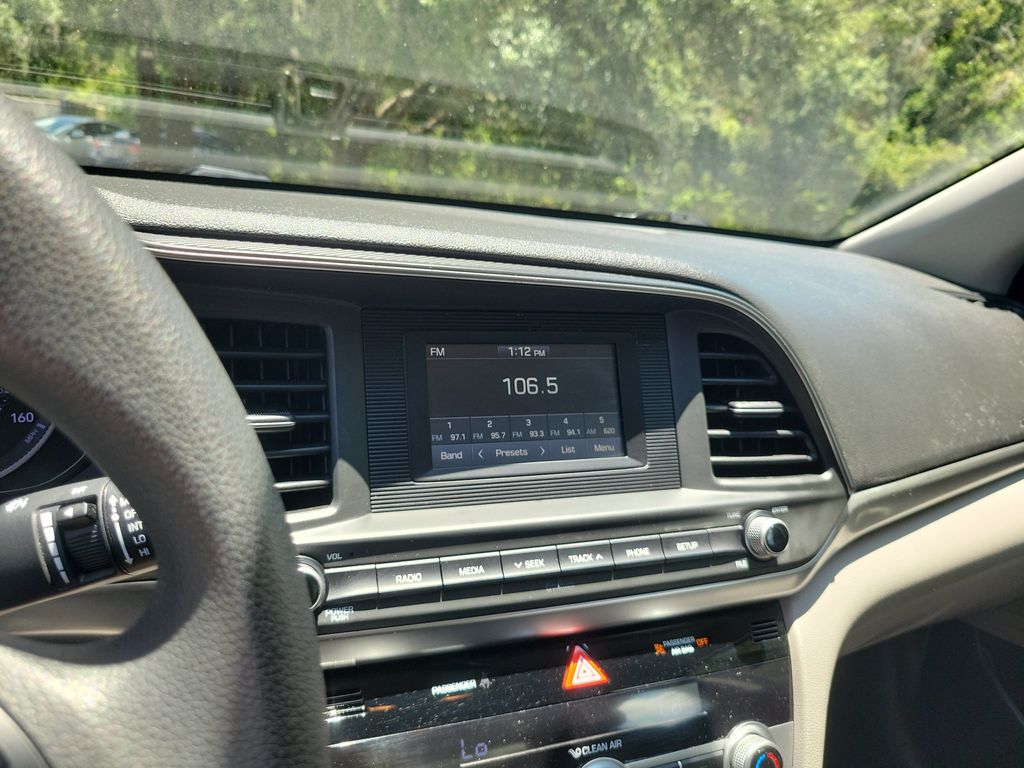 Thumbnail: 2020 Hyundai Elantra - 23