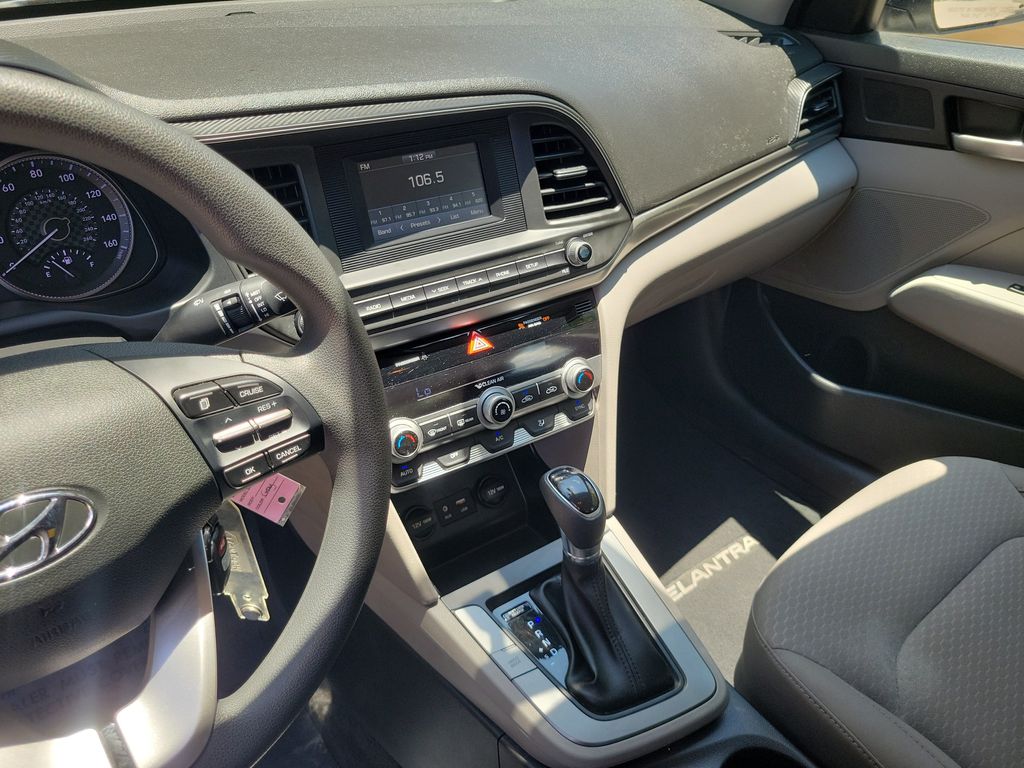 Thumbnail: 2020 Hyundai Elantra - 12