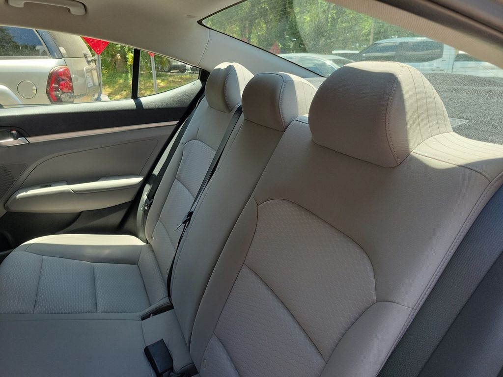 Thumbnail: 2020 Hyundai Elantra - 10