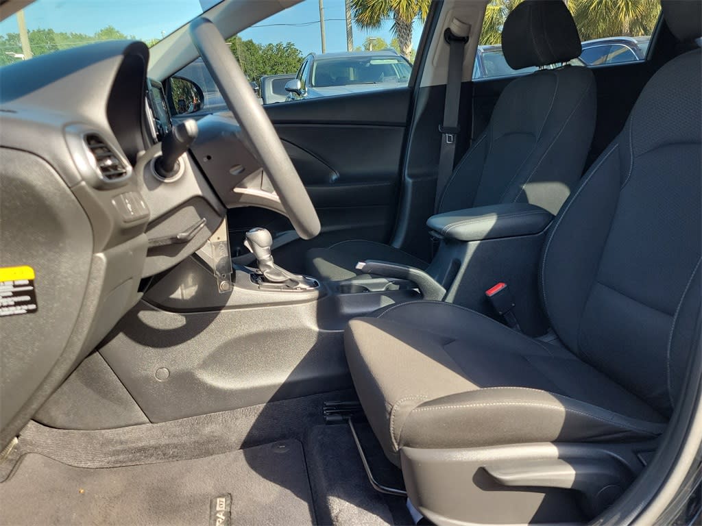 2019 Hyundai Elantra GT 7