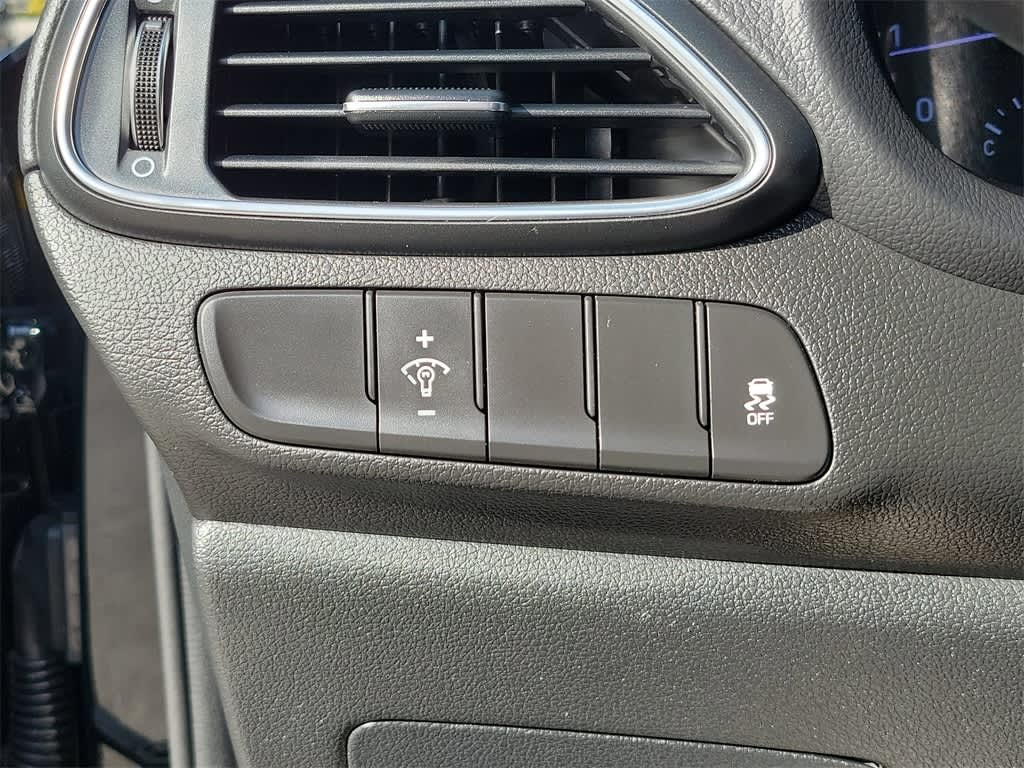 2019 Hyundai Elantra GT 23