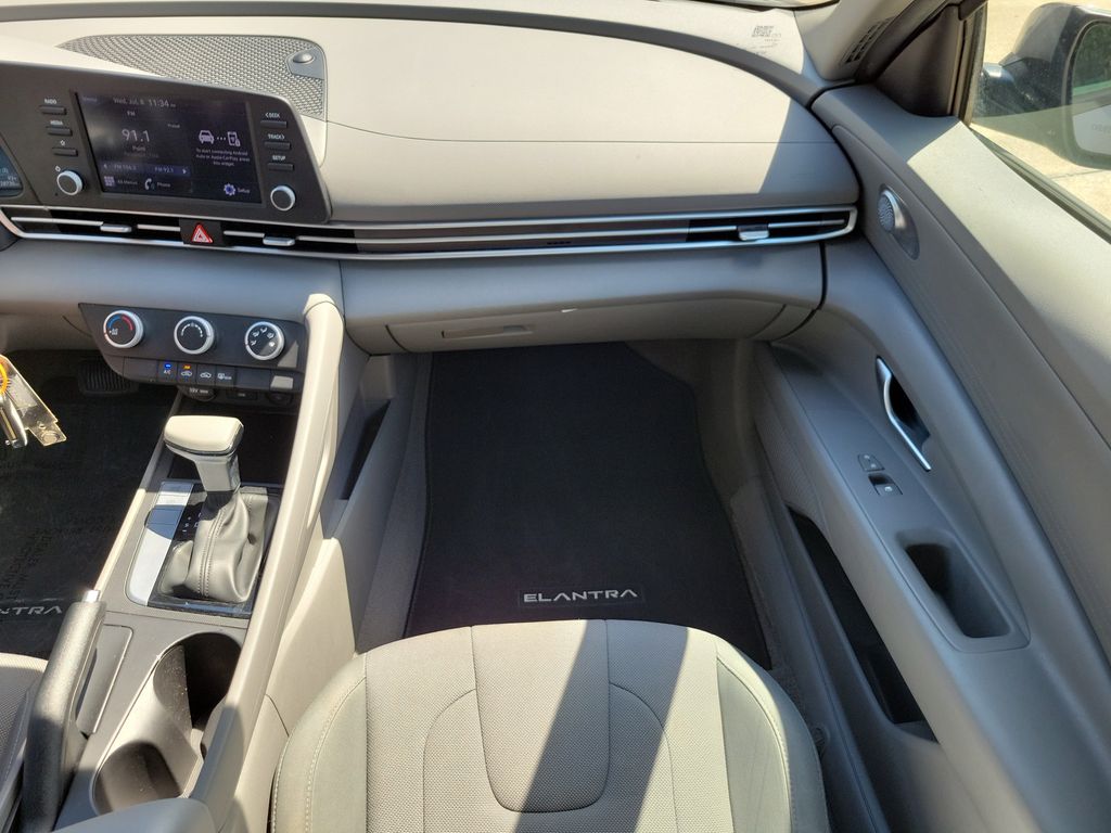 Thumbnail: 2023 Hyundai Elantra - 6