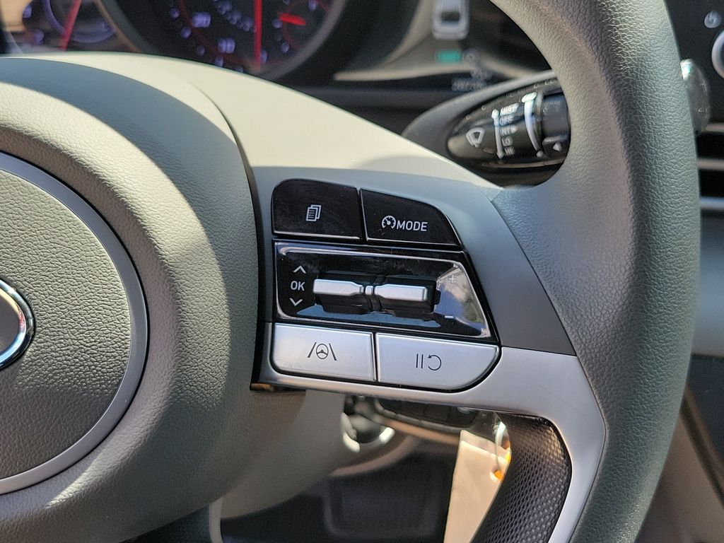 Thumbnail: 2023 Hyundai Elantra - 25
