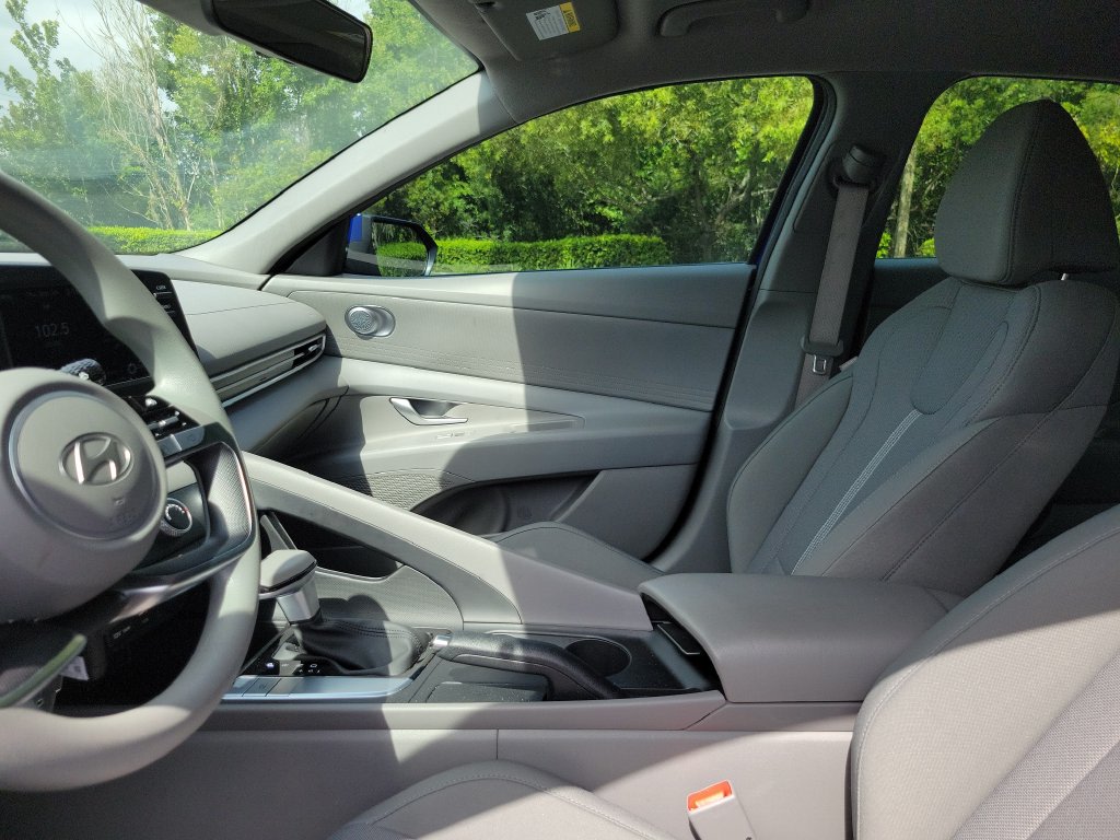 Thumbnail: 2025 Hyundai Elantra - 9