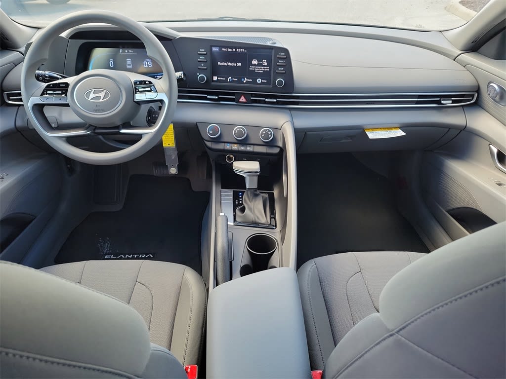 Thumbnail: 2025 Hyundai Elantra - 2