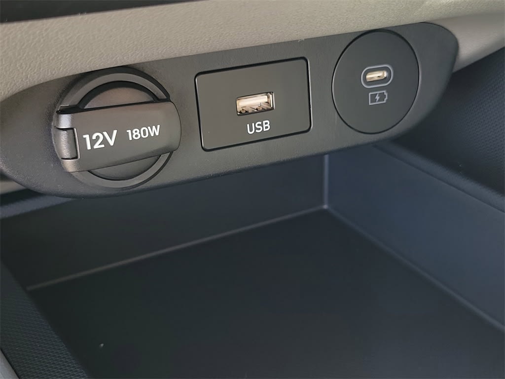 Thumbnail: 2025 Hyundai Elantra - 30