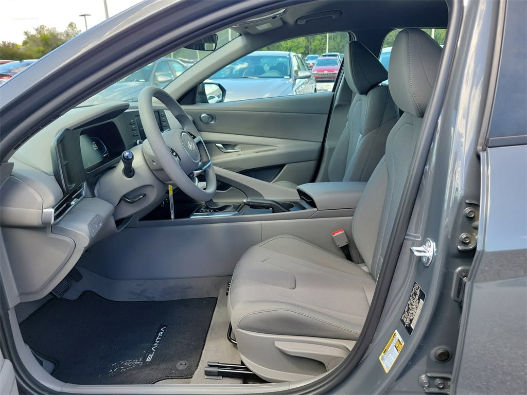 Thumbnail: 2025 Hyundai Elantra - 25