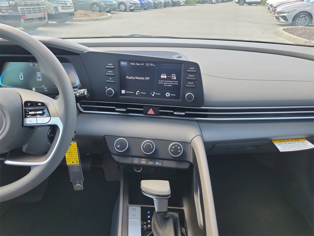 Thumbnail: 2025 Hyundai Elantra - 12