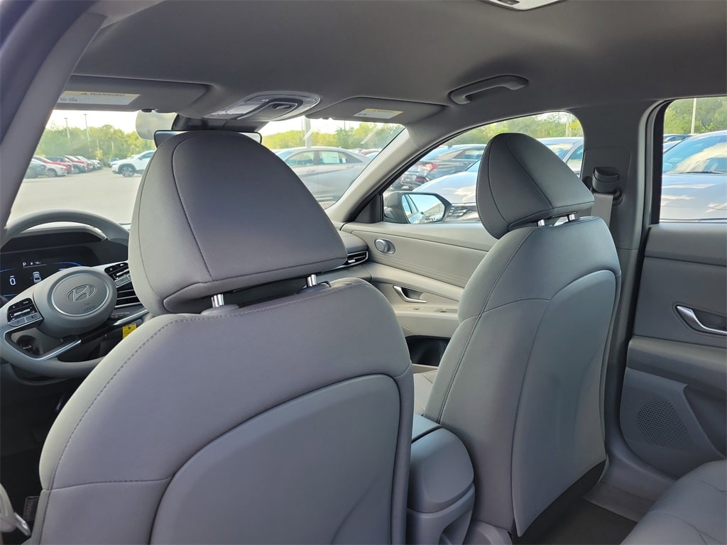 Thumbnail: 2025 Hyundai Elantra - 9