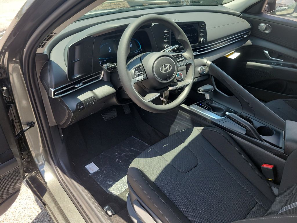 Thumbnail: 2026 Hyundai Elantra - 9