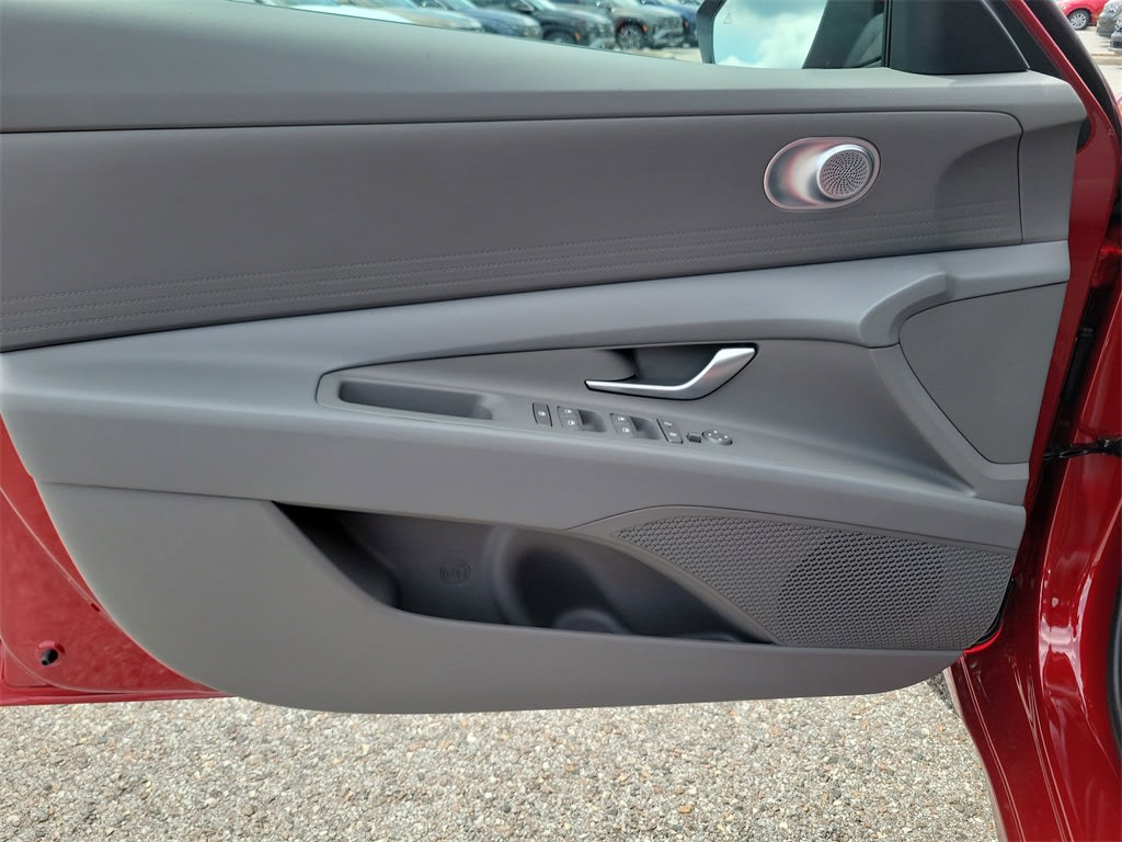 Thumbnail: 2025 Hyundai Elantra - 21