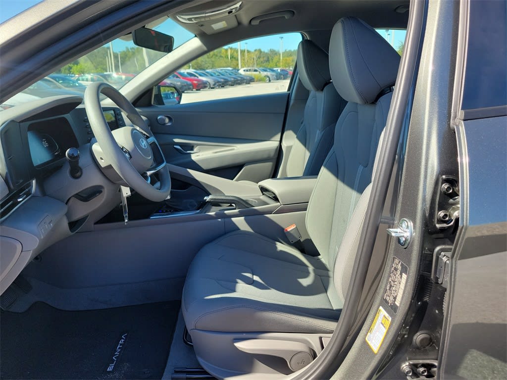 Thumbnail: 2025 Hyundai Elantra - 9