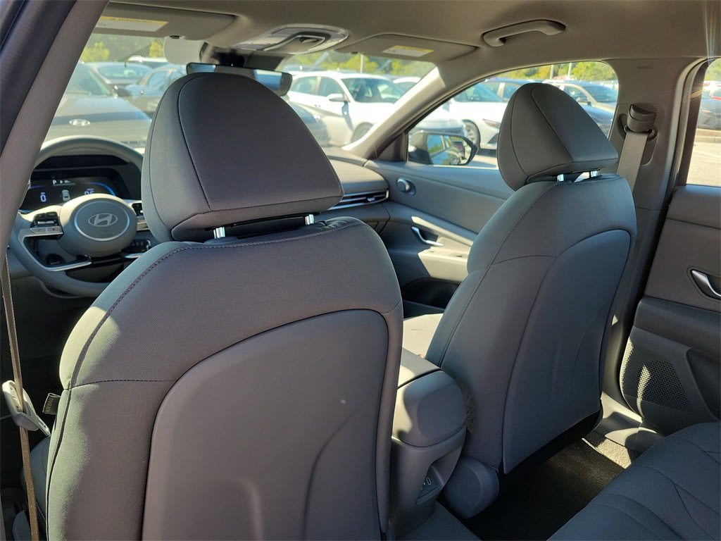 Thumbnail: 2025 Hyundai Elantra - 22