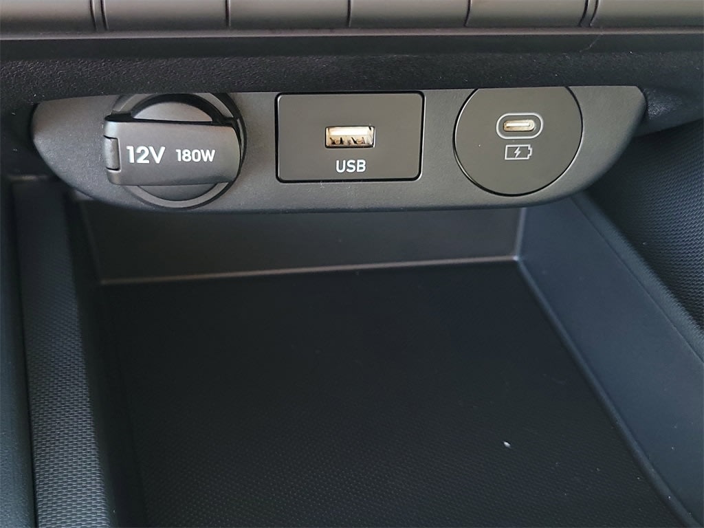 Thumbnail: 2025 Hyundai Elantra - 30