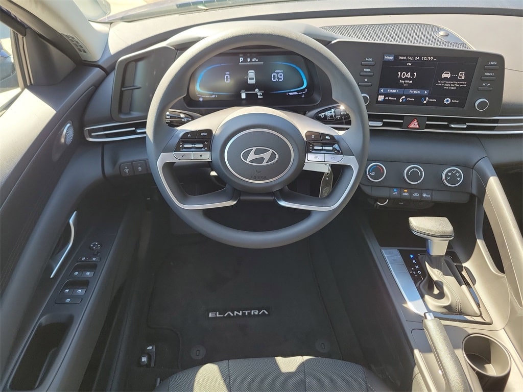 Thumbnail: 2025 Hyundai Elantra - 12