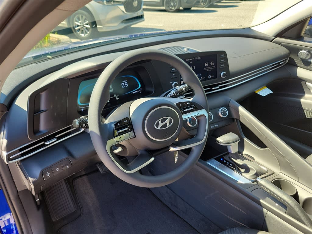 Thumbnail: 2025 Hyundai Elantra - 25