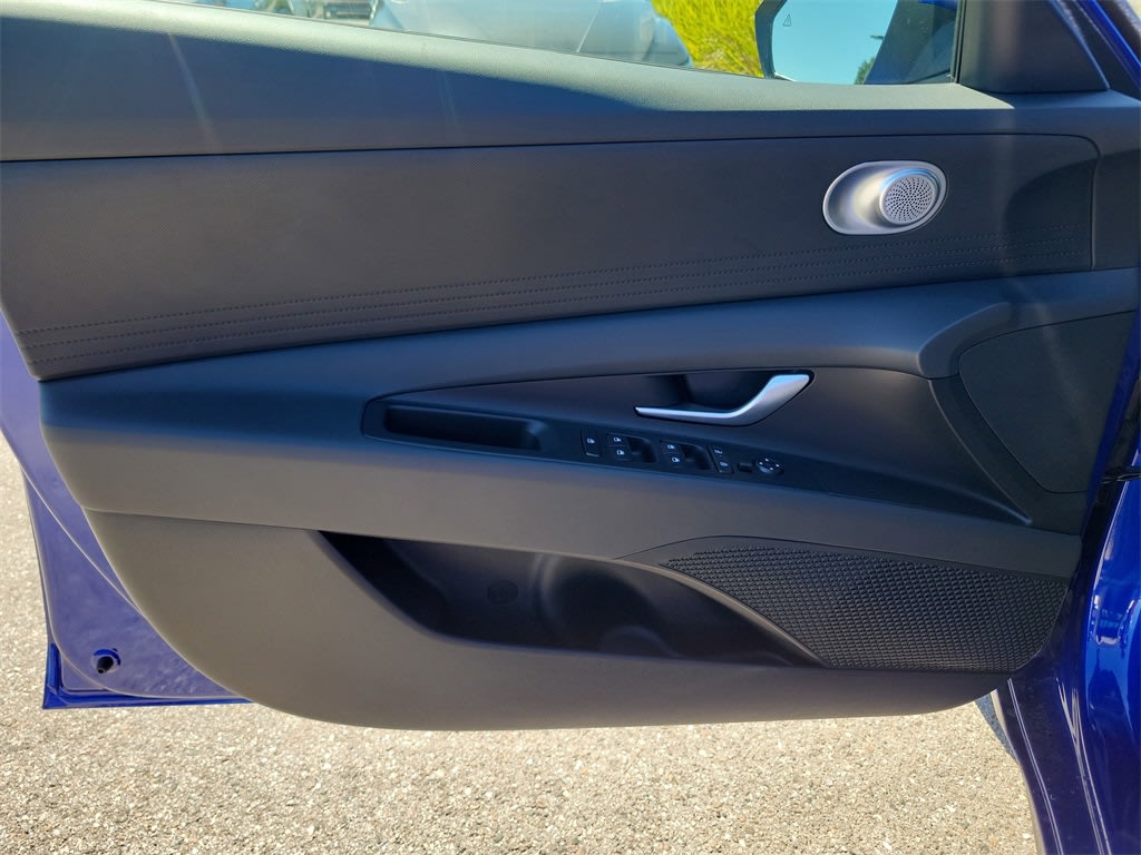 Thumbnail: 2025 Hyundai Elantra - 22