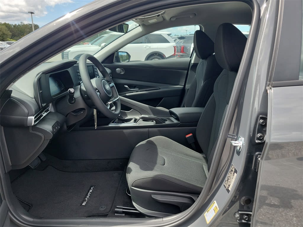 Thumbnail: 2025 Hyundai Elantra - 9