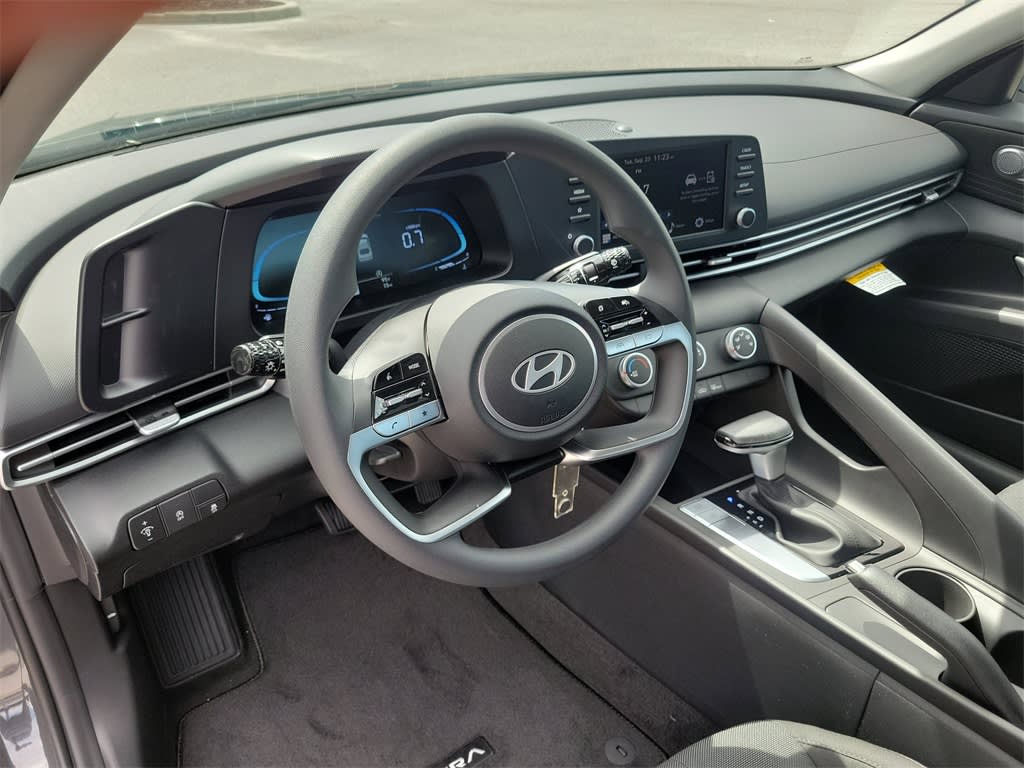 Thumbnail: 2025 Hyundai Elantra - 12