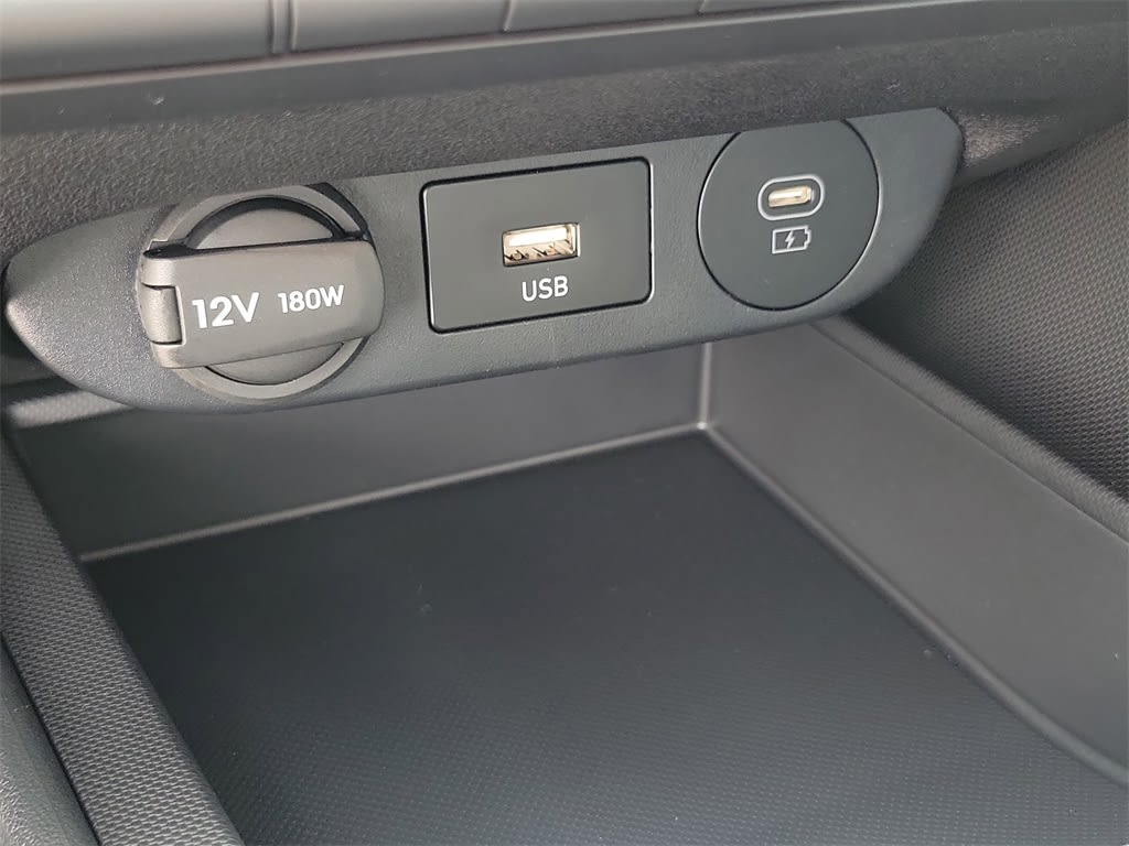 Thumbnail: 2025 Hyundai Elantra - 30