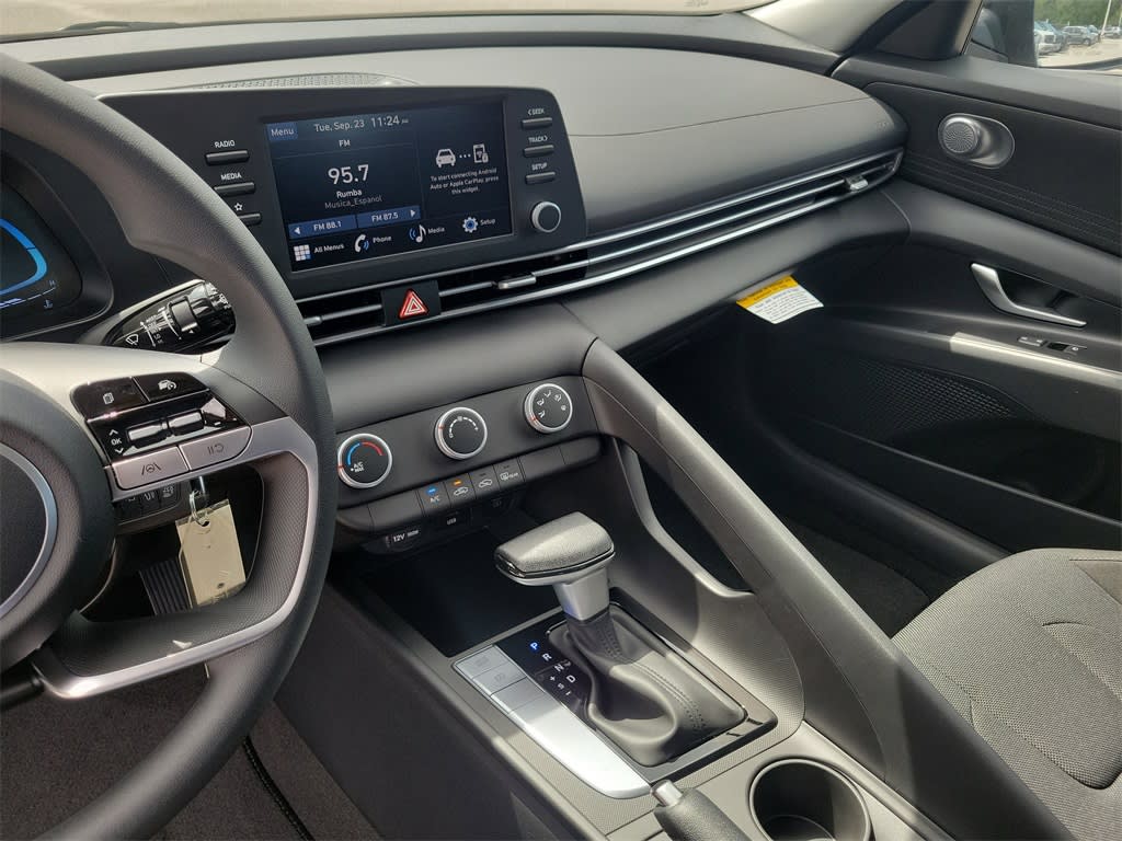 Thumbnail: 2025 Hyundai Elantra - 31