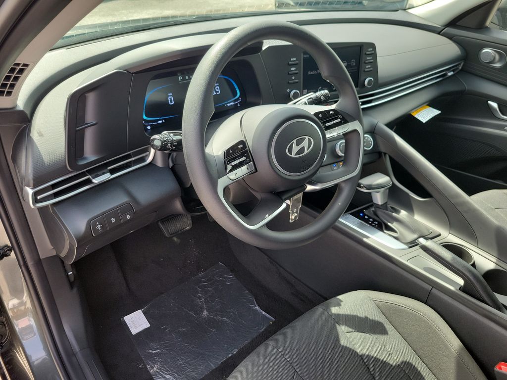Thumbnail: 2026 Hyundai Elantra - 10