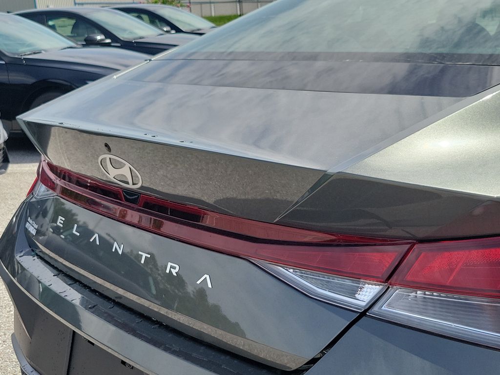 Thumbnail: 2026 Hyundai Elantra - 17