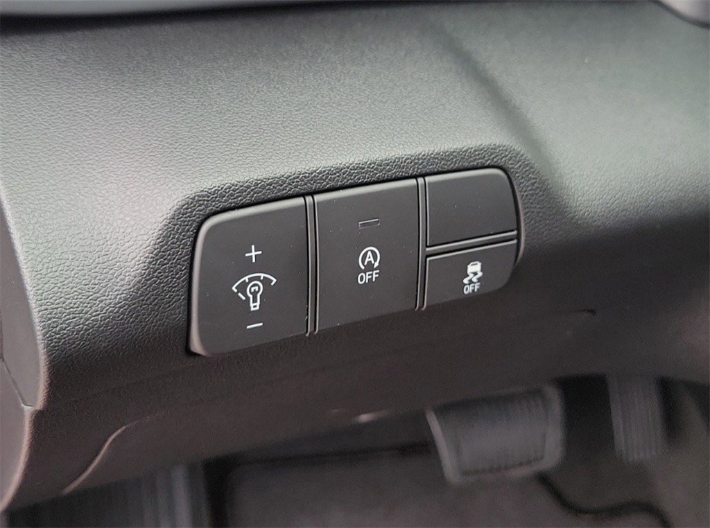 Thumbnail: 2025 Hyundai Elantra - 25