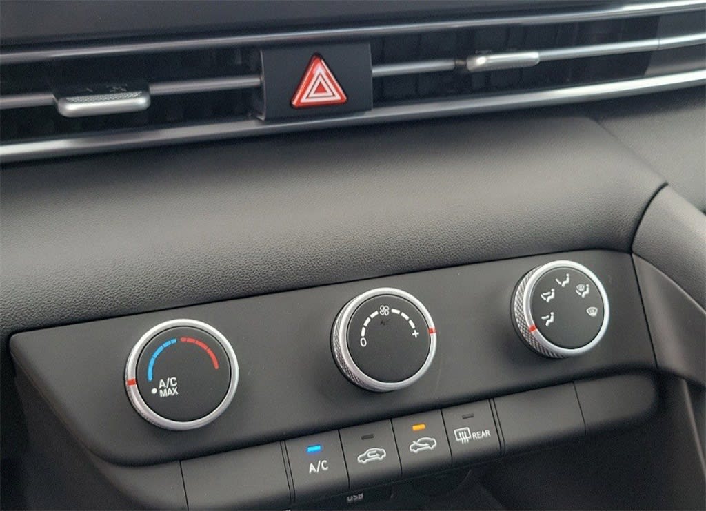 Thumbnail: 2025 Hyundai Elantra - 29