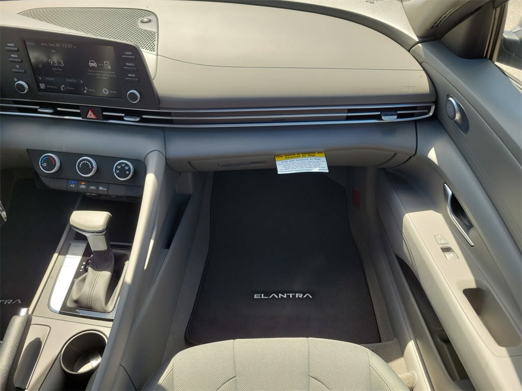 Thumbnail: 2025 Hyundai Elantra - 8