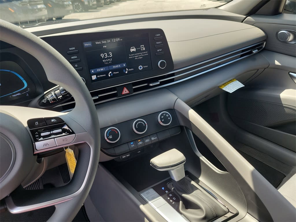 Thumbnail: 2025 Hyundai Elantra - 31