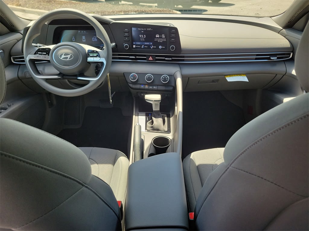 Thumbnail: 2025 Hyundai Elantra - 2