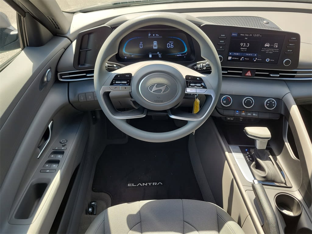 Thumbnail: 2025 Hyundai Elantra - 12