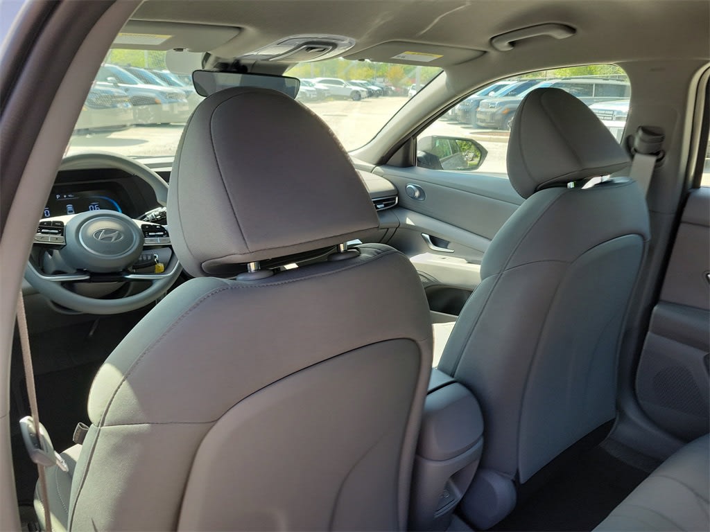 Thumbnail: 2025 Hyundai Elantra - 9