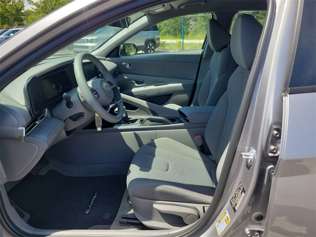 Thumbnail: 2025 Hyundai Elantra - 10