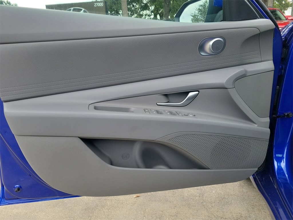 Thumbnail: 2025 Hyundai Elantra - 22