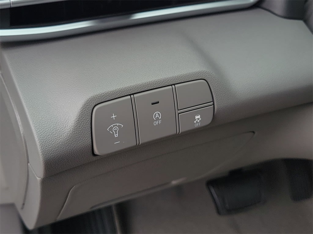 Thumbnail: 2025 Hyundai Elantra - 25