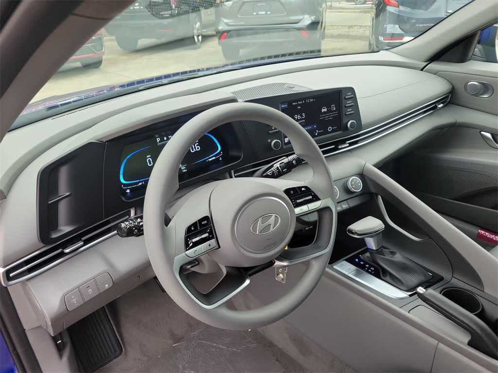 Thumbnail: 2025 Hyundai Elantra - 11