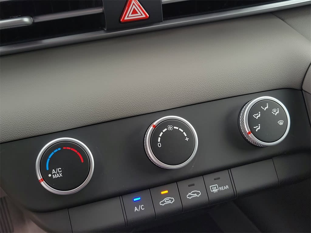 Thumbnail: 2025 Hyundai Elantra - 29