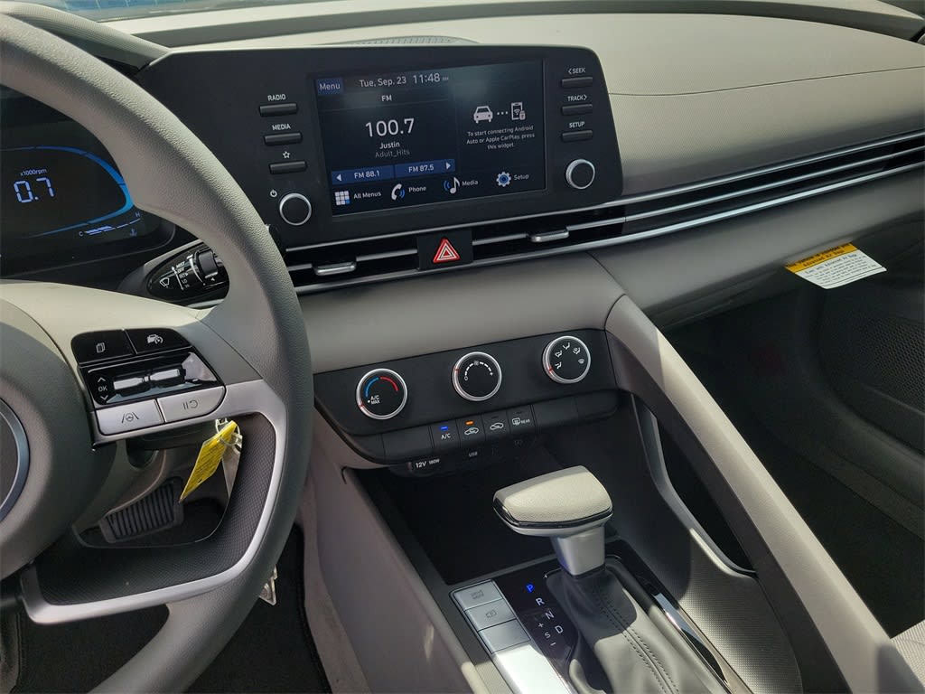 Thumbnail: 2025 Hyundai Elantra - 32