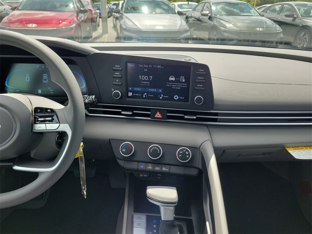 Thumbnail: 2025 Hyundai Elantra - 10