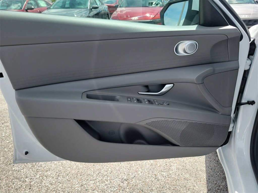 Thumbnail: 2025 Hyundai Elantra - 22