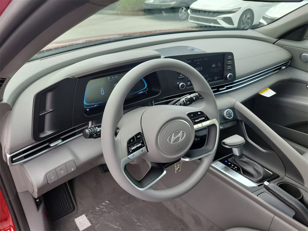 Thumbnail: 2025 Hyundai Elantra - 10