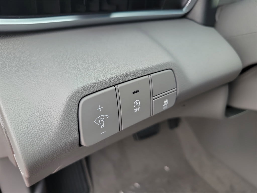 Thumbnail: 2025 Hyundai Elantra - 25